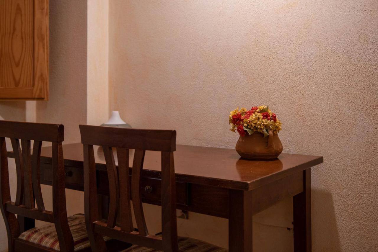 Agriturismo Nuragh'Elighe Sindia ภายนอก รูปภาพ