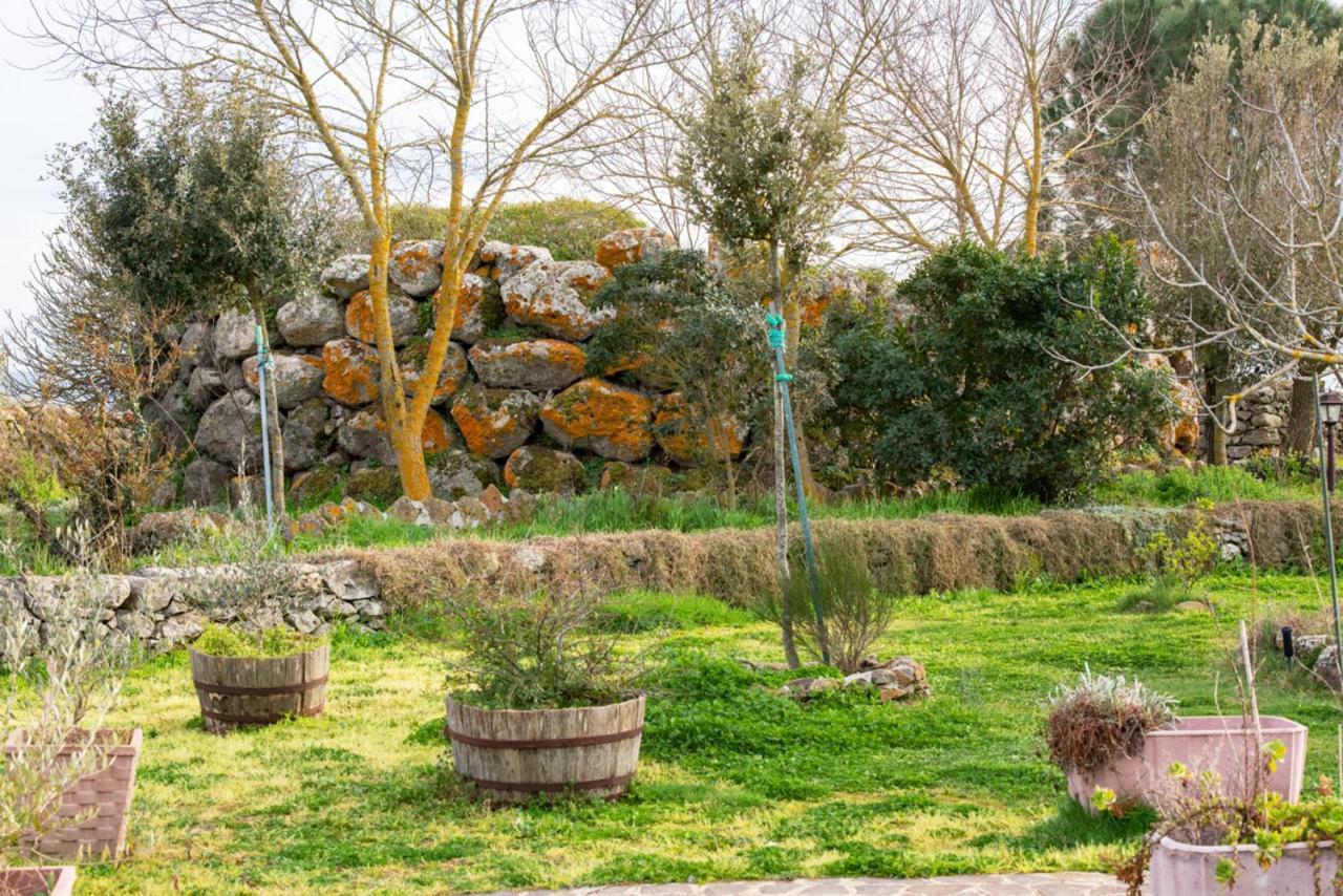 Agriturismo Nuragh'Elighe Sindia ภายนอก รูปภาพ