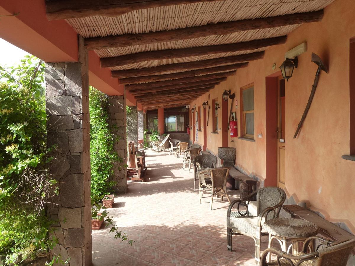 Agriturismo Nuragh'Elighe Sindia ภายนอก รูปภาพ