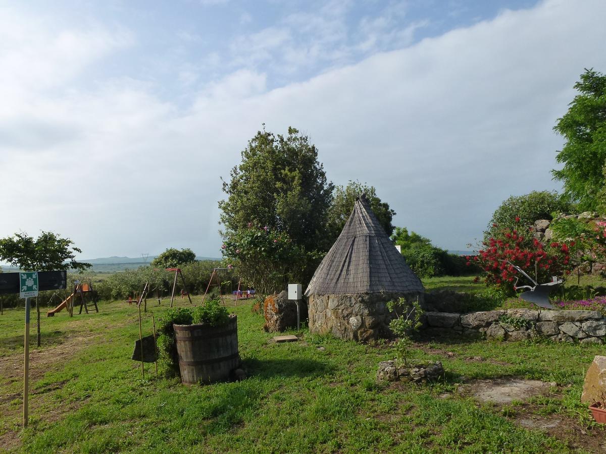 Agriturismo Nuragh'Elighe Sindia ภายนอก รูปภาพ